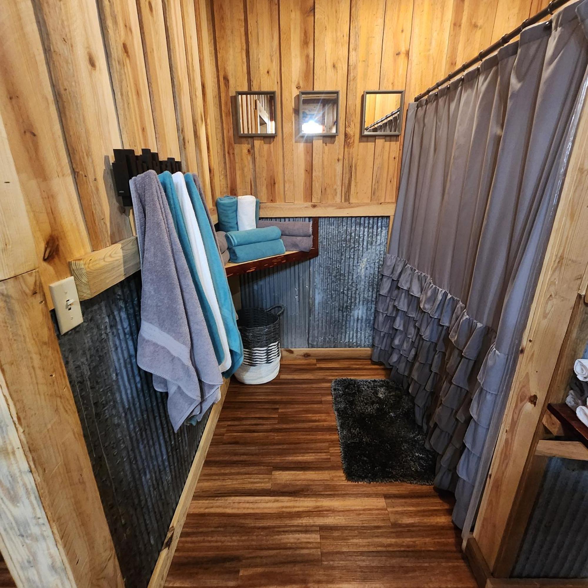 Unique Country Cabin Meets Farmhouse Modern!!! Mena 外观 照片